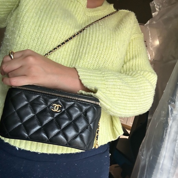 A mini Chanel make up bag perfect to put everything you need in for a night out. - Picture 2 of 4